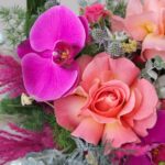 گلدان شیشه‌ای به همراه کاغذپیچی