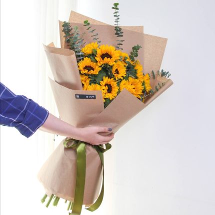 عکس دسته گل آفتابگردان مینیمال مدل شانا