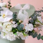 باکس گل سبز و سفید با ارکیده خاص برای تبریک