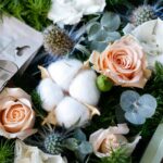 رز مینیاتوری و پنبه گل روز مرد