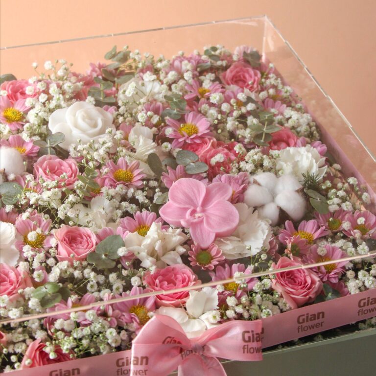 باکس گل بزرگ هدیه روز مادر با گل‌های صورتی مینیاتوری