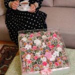 باکس گل چوبی بزرگ با گل‌های مینیاتوری صورتی هدیه روز مادر