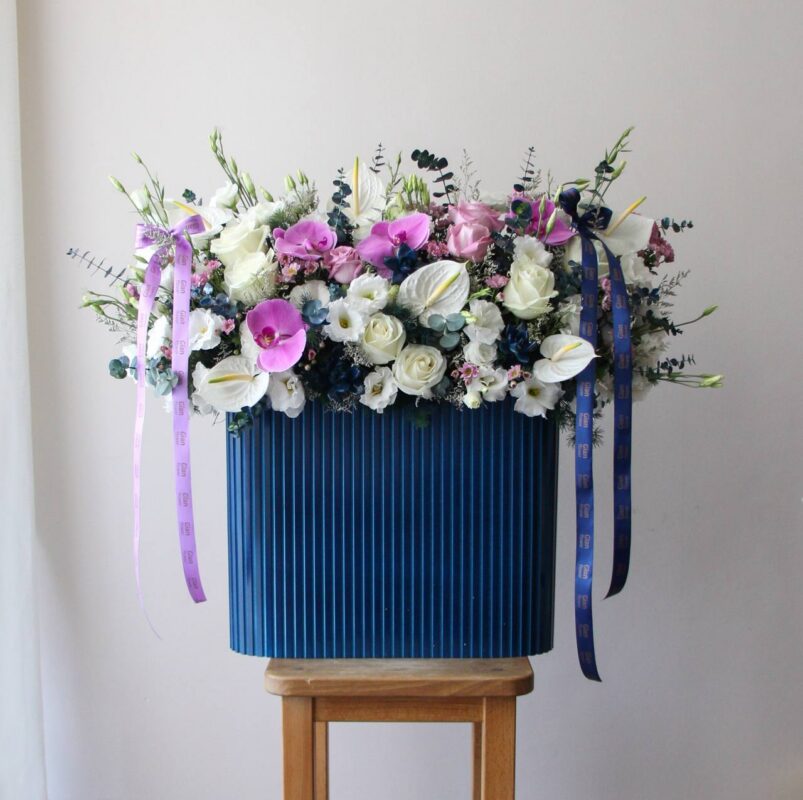 باکس گل مردانه آبی بزرگ برای تبریک