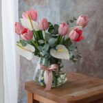 گلدان لاله و آنتوریوم مینیمال و لوکس