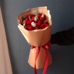 دسته گل رز قرمز