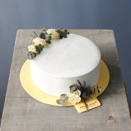 کیک آبی به همراه دیزاین گل