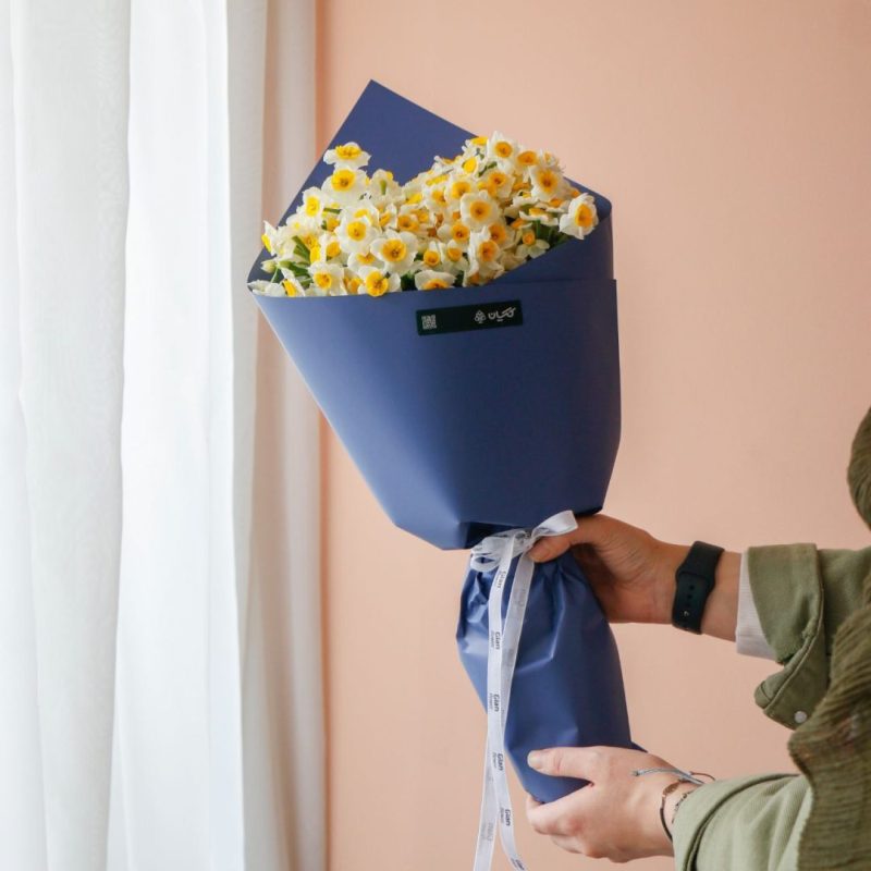 دسته گل نرگس ۵۰ شاخه – گلفروشی گیان