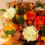 گلدان شیشه‌ای نارنجی برای هدیه تولد - گلفروشی گیان