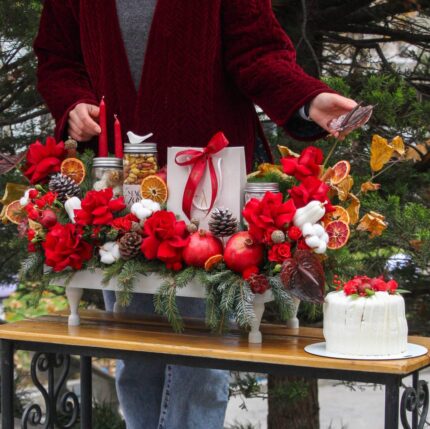 رانر باکس گل شب یلدا به همراه کیک و آجیل