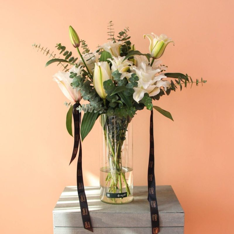 گلدان لی لی رز سفید لوکس و بزرگ