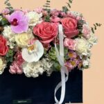 باکس گل پایه دار رز و ارکیده با گلهای اقتصادی