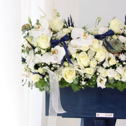 باکس پایه دار سفید و آبی برای افتتاحیه