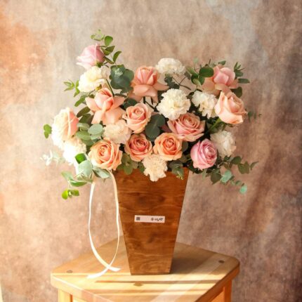 باکس گل رز صورتی و سفید