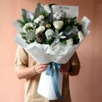 دسته گل زیبا کریسمس سفید