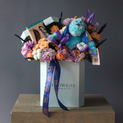 باکس گل سالیوان و شکلات تبریک ولنتاین